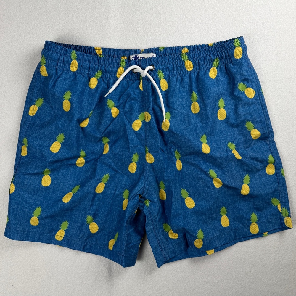 Trunks Surf & Swim Co Men’s Swimwear Board Shorts Pineapple Print Lined‎ Large